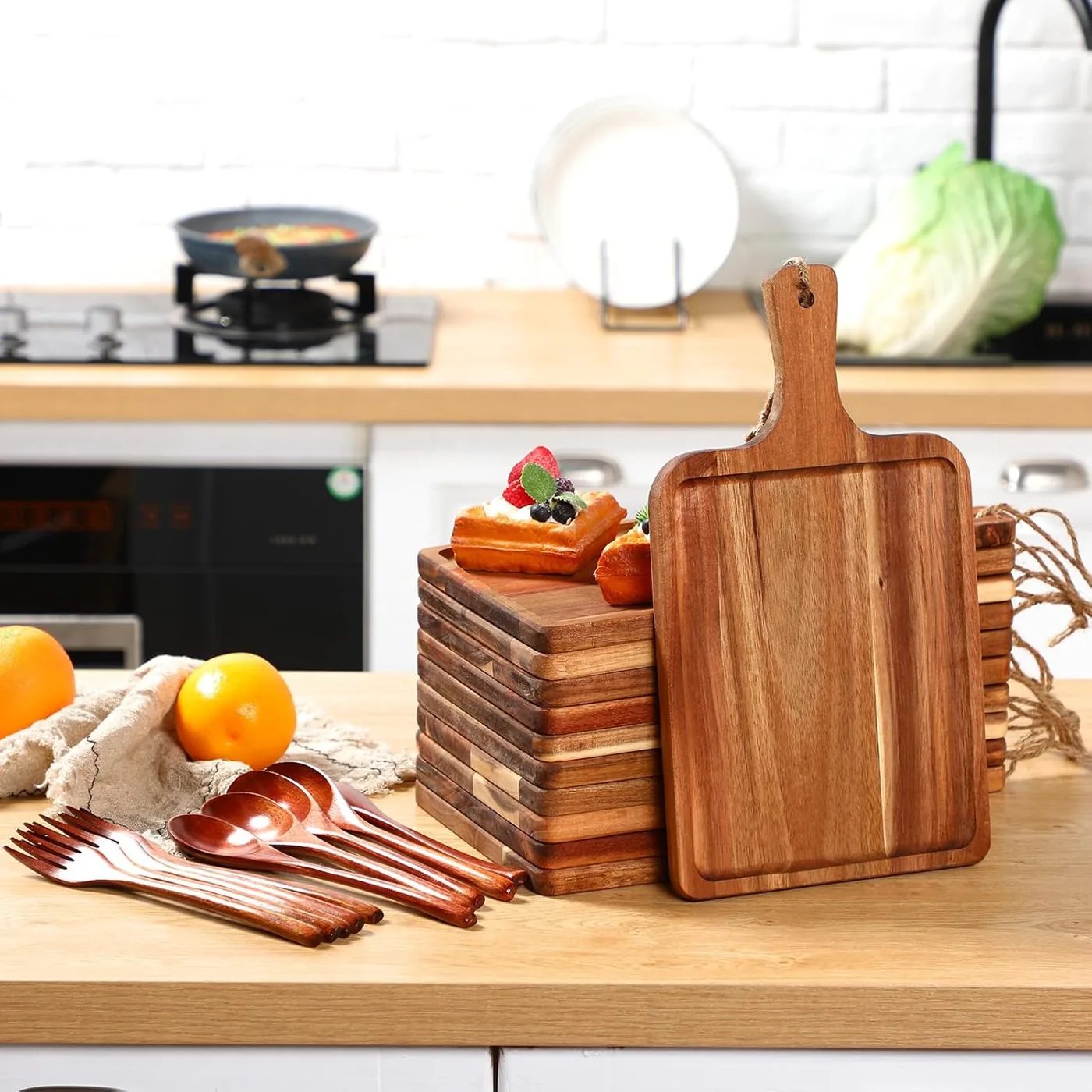 Kitchen & Dining